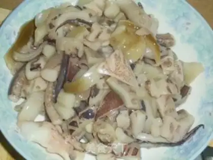 Make stir-fried squid with colorful peppers step 1