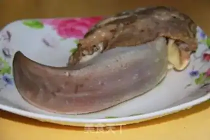 Make red oil pig tongue step 2
