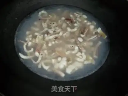Make stir-fried squid with colorful peppers step 2