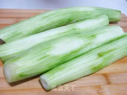 Make Stewed gluten with loofah step 0
