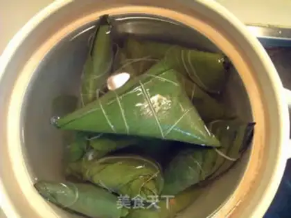 Make Raisin rice dumplings step 9