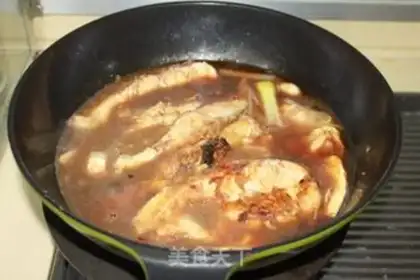 Make Home-cooked silver carp step 7