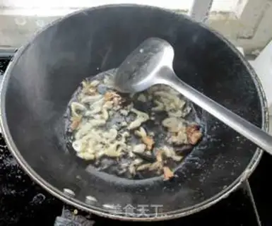 Make Garlic towel gourd step 1