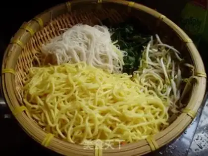 Make Hokkien prawn mee step 14