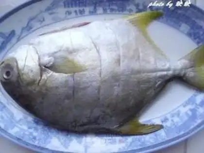 Make Steamed Jinchang Fish with Puning Bean Sauce step 0