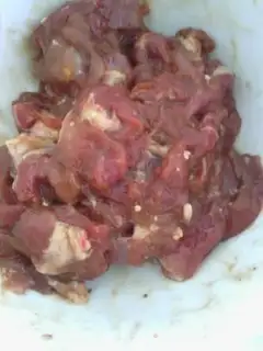 Make fish-flavored pork step 2