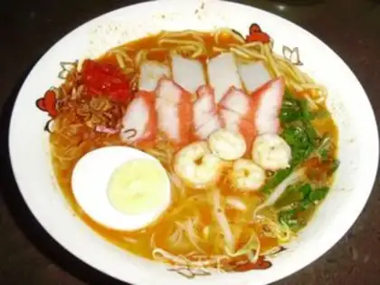 Make Hokkien prawn mee step 16