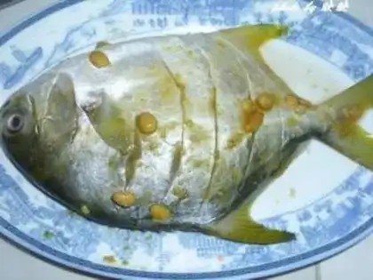 Make Steamed Jinchang Fish with Puning Bean Sauce step 2