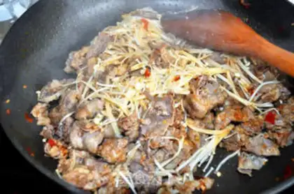 Make Home-cooked fat beef and mushroom step 9