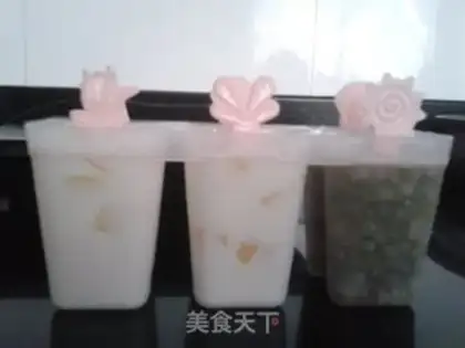 Make Yogurt Mango Popsicle step 4