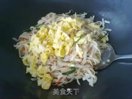 Make fried rice noodles step 4