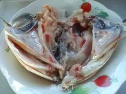 Make chopped pepper fish head step 1