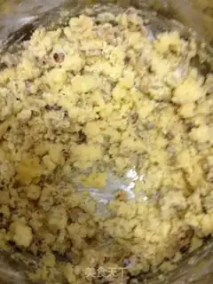 Make Crispy red date ball step 8