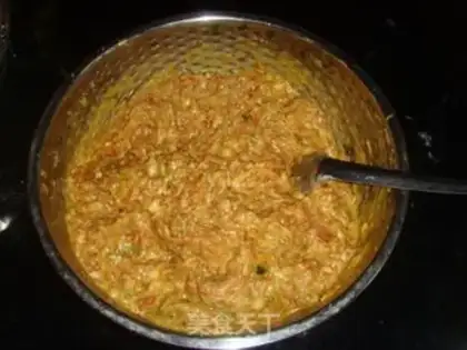 Make Steamed buns with pure meat filling step 2
