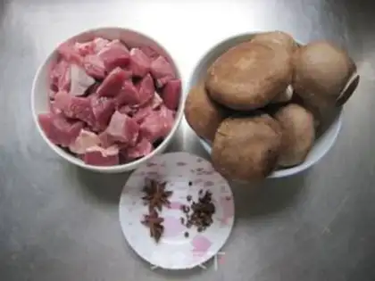 Make braised beef noodles step 0
