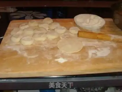 Make Steamed buns with pure meat filling step 6