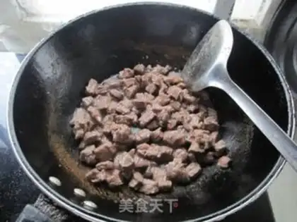 Make braised beef noodles step 2