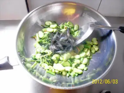 Make Pickled vegetables, green beans and bean crisps step 8