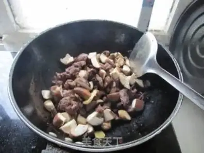 Make braised beef noodles step 3