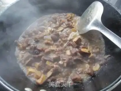 Make braised beef noodles step 5