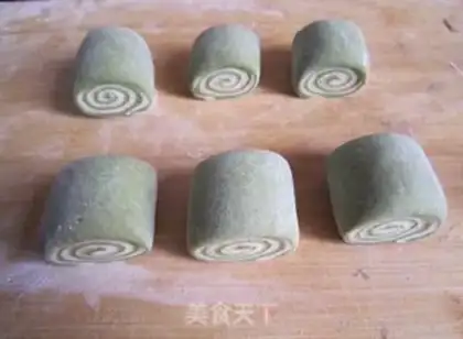 Make Matcha Rolls step 8