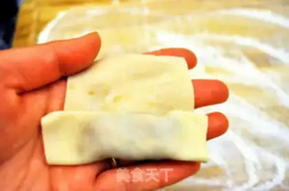 Make Shrimp and three delicacies wonton step 5