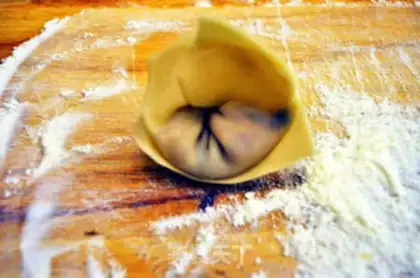 Make Shrimp and three delicacies wonton step 7