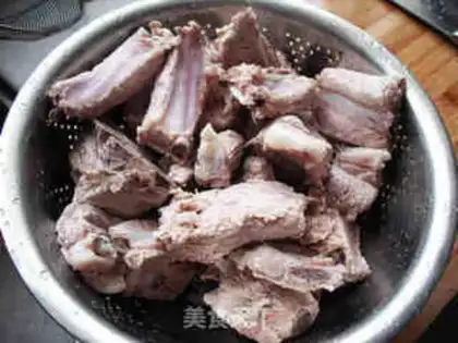 Make Kelp pork ribs soup step 1