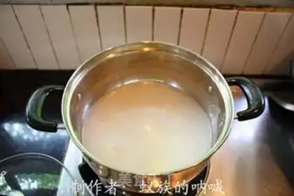 Make White melon and salted egg soup step 3