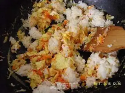 Make egg fried rice step 1