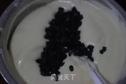 Make Honey Red Bean Qi Feng Cake Roll step 9