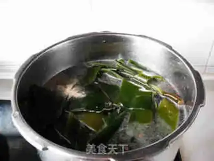 Make Kelp pork ribs soup step 4