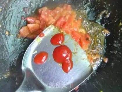 Make tomato scrambled eggs step 3
