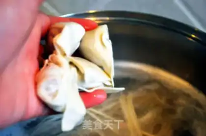 Make Shrimp and three delicacies wonton step 13
