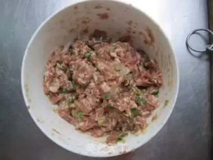 Make Fresh meat wonton step 2