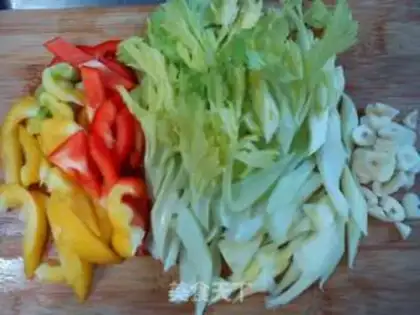 Make roasted pork with celery step 0