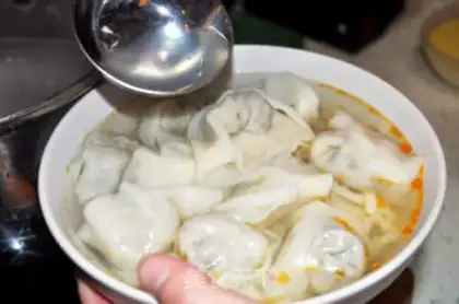 Make Shrimp and three delicacies wonton step 17