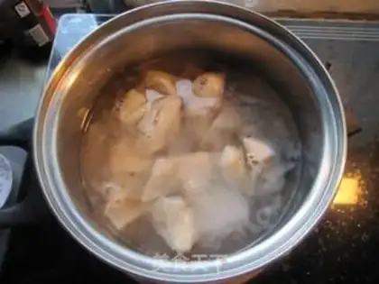 Make Fresh meat wonton step 4