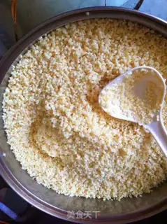 Make Egg yolk fresh meat rice dumplings step 4