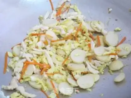 Make Curry fried rice noodles step 3