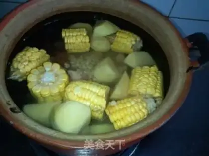 Make Tomato, potato and corn soup step 1