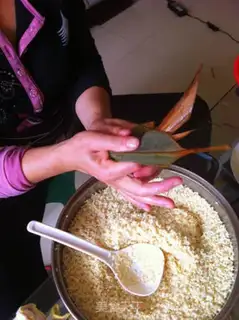Make Egg yolk fresh meat rice dumplings step 9