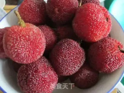 Make Red bayberry and sour plum soup step 0