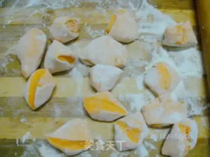 Make Three-colored chicken leg mushroom pork dumplings step 7