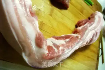 Make Shuixiang small stir-fried pork step 0