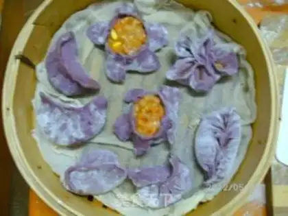 Make Three-colored chicken leg mushroom pork dumplings step 10