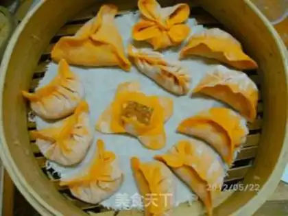 Make Three-colored chicken leg mushroom pork dumplings step 12