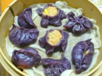 Make Three-colored chicken leg mushroom pork dumplings step 13