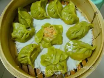 Make Three-colored chicken leg mushroom pork dumplings step 14