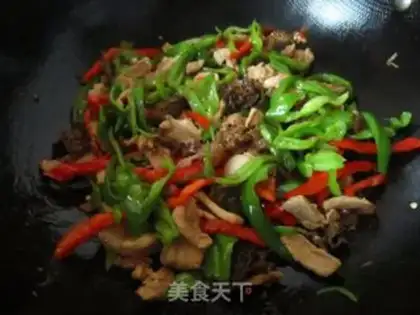 Make Shuixiang small stir-fried pork step 8